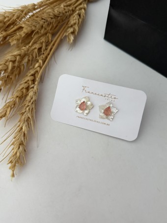Brinco Rose com Flor Madrepérola