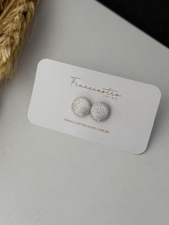 Brinco redondo cravejado