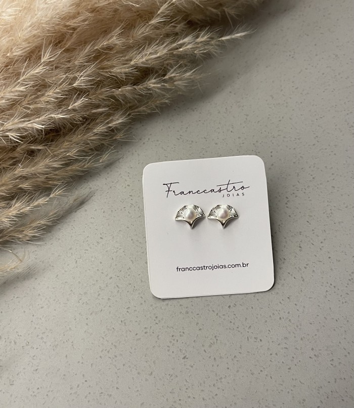 Brinco Concha com Pérola