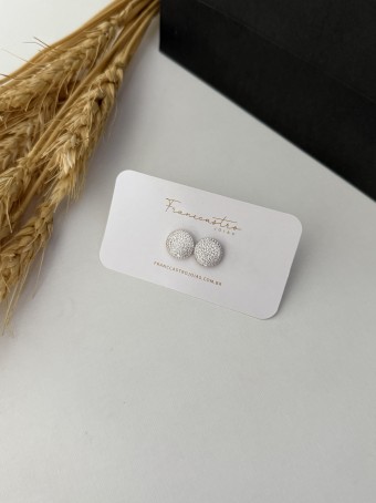 Brinco redondo cravejado