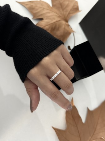 Meia aliança Moissanite